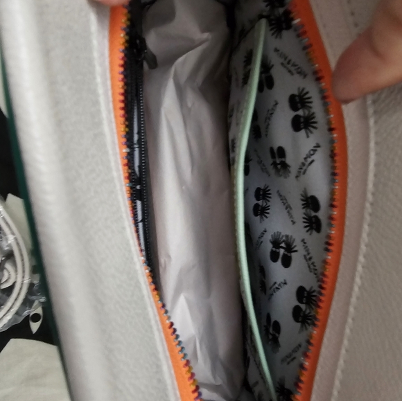 Nwt Min And Mom Crossbody - Picture 5 of 6